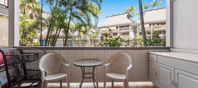 Stay in the Heart of Hilo in a Remodeled Condo with Pool & Lanai