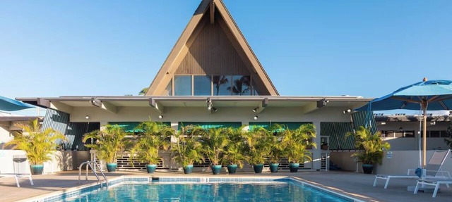 Steps From Kanaha Beach Park | Ocean View | Outdoor Pool, Pets Allowed!