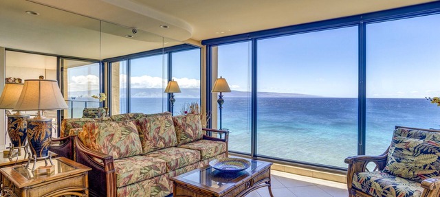 Summer special! Dolphins & Turtles from 11 FLOOR Luxury Condo Ka'anapali Beach!