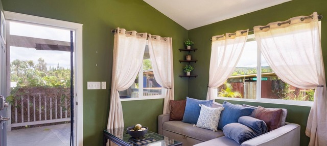 Sunset-view tropical escape on Red Road w/ fruit trees & W/D - snowbird-friendly