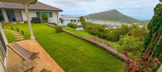 Sweeping Ocean & Koko Head Views - Ridgetop Home