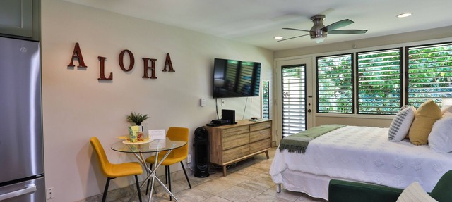 The Napili Bay, Steps to Sand, Studio, King bed, Remodeled in June of 2023