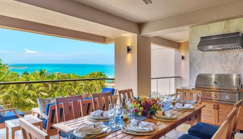 The Resort at Kapalua Bay Oceanfront 3 BR Sleeps 10 Luxury Resort Living Complimentary Car with 6 Nights MON-5203 by KBM