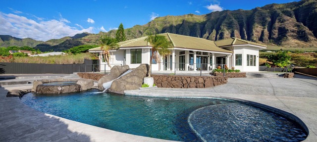 The waterfall estate at Maunaolu