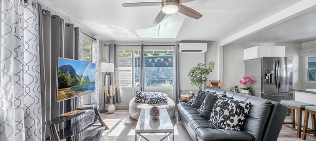 Tropical Haven: 3BR Sanctuary Between Two Famous Beaches
