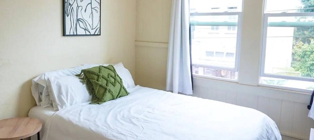 Tropical Hilo Retreat, 2-Bed Heart of Hilo