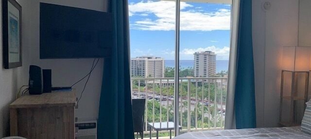 Tropical Paradise Getaway Ocean & Lush Tropical Views Pool, BBQ & WI-FI Inn on the Park 1503