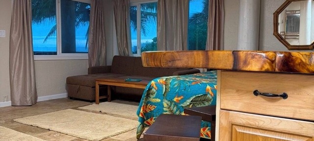 True beachfront 5-bedroom house in Haena perfect for family getaways.