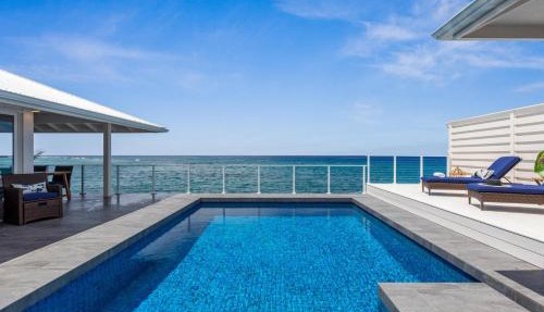 Turtle Rock - Ocean Front Cottage with pool