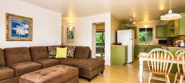 Two Balconies Full Kitchen + Parking