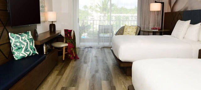 Unforgettable Getaway on Kaua'i's Hidden Gem! Garden View Room w/Balcony! Pool!