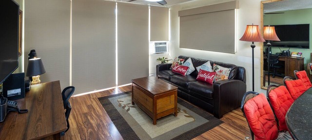 WAIKIKI 1 BR CRN, FREE PKG NO RESORT FEE BEACH ITEMS, CALLS YOUTUBE, NETFLIX