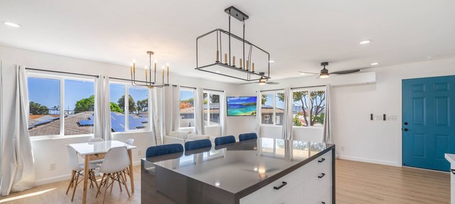 Waikiki and Diamond Head Views with Modern 3Bed/2Bath