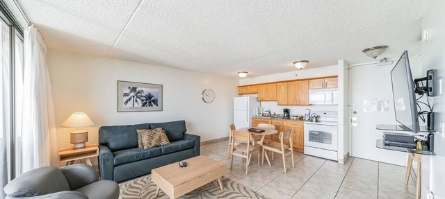 Waikiki Banyan Condo With Panoramic 37th Floor Ocean Views