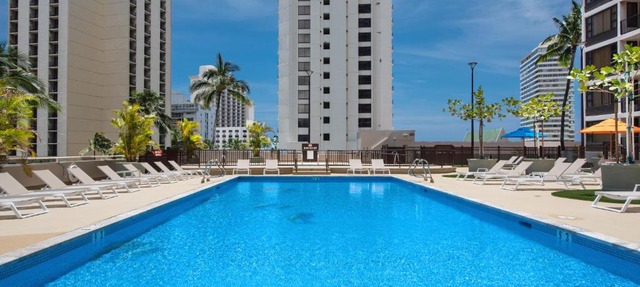 Waikiki Banyan condo with lanai & resort access