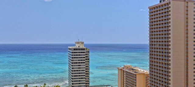 Waikiki Beach - Ocean Views, FREE Parking, Beach Gear plus lots of extras!