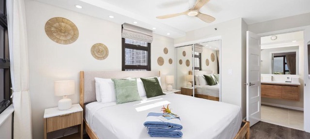 Waikiki condo with private lanai & resort access
