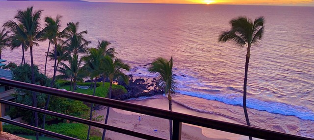 Wailea Oceanfront:"Sunsational" Condo, Surf & Sandy Beach steps away: Views!