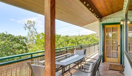 Walk to Beach! Big Island Bungalow w/Ocean View