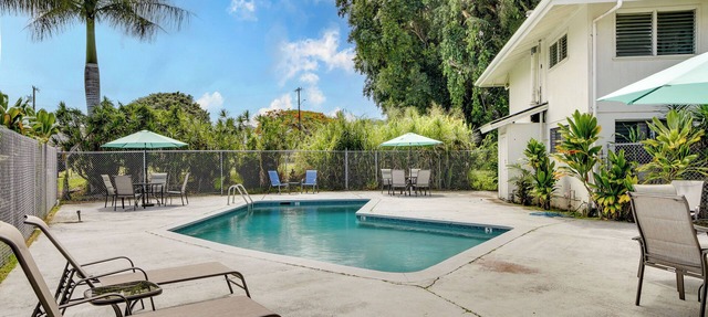 Walk to Dtwn Hilo! Tropical Getaway w/Pool Access