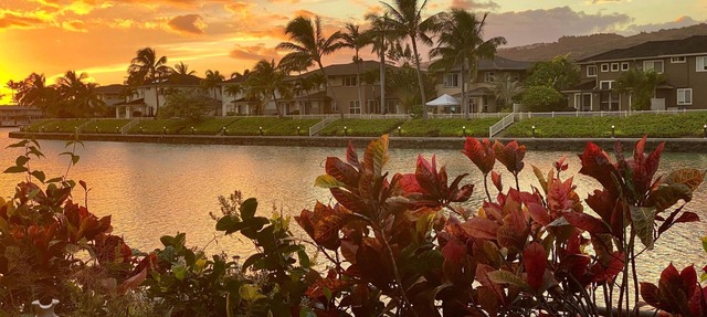 Waterfront 3-bedroom townhome, 6 month min Oahu