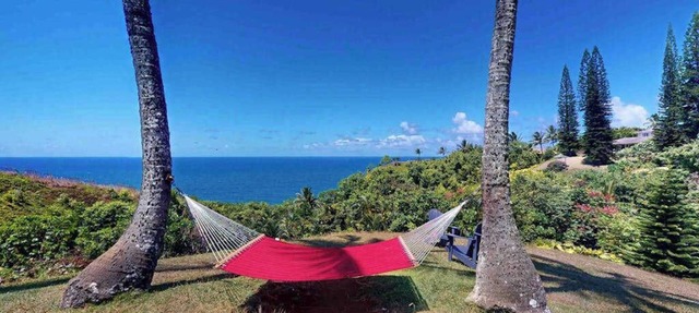 Waterfront Princeville Condo with Pool, Hot Tub, Loft & Ocean Views