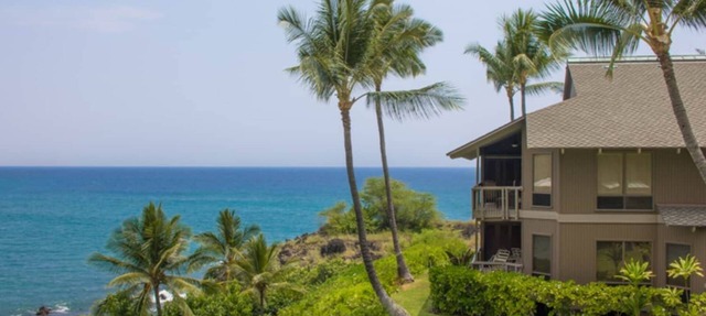 Wonderful Kona oceanfront 5 bedrooms for 12!
