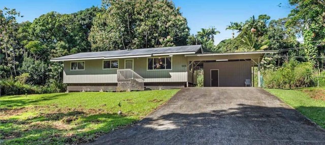 Your Lush Hilo-Side Escape to Slow Down & Relax