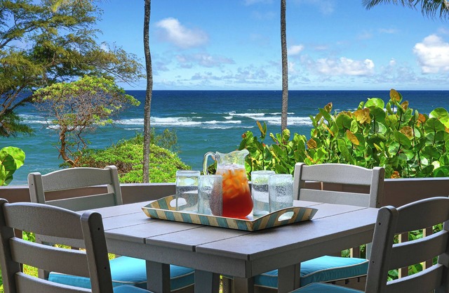 2BD/2BA Oceanfront Condo with Beach Access