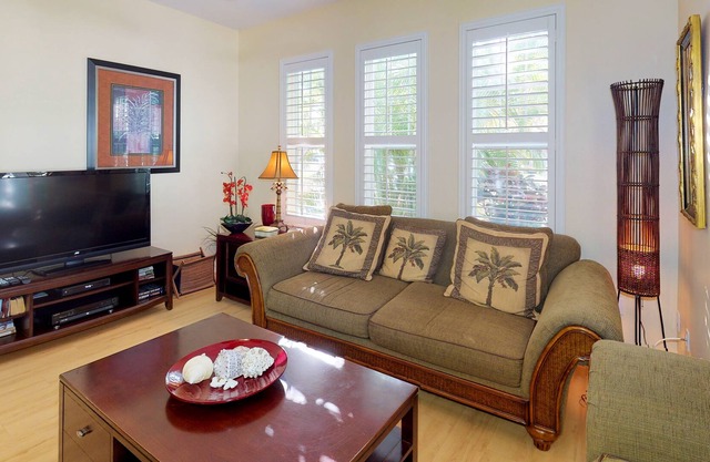 4 Bed, 3 Bath Hawaiian Resort Townhome with 2 Parking (TCP10783)