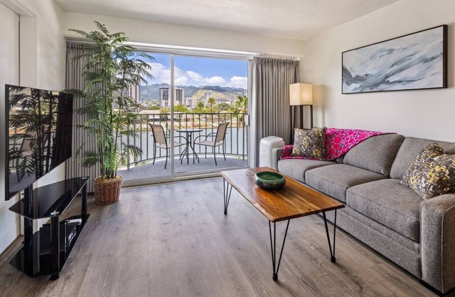 401 FREE Parking/10 min beach/2b-Waikiki/Ala Moana