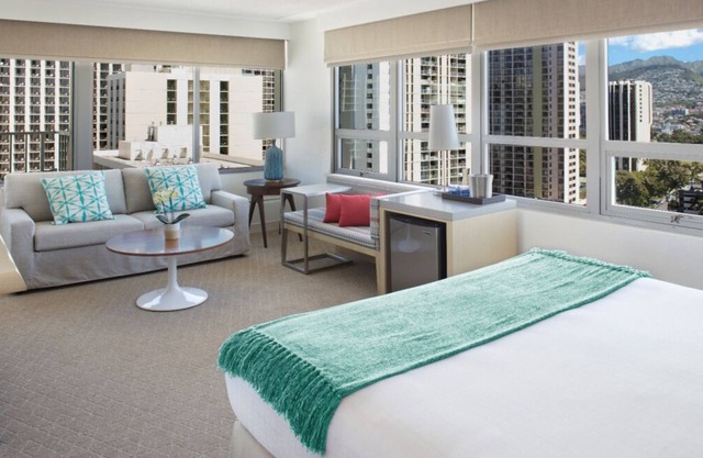 A Place You'll Surely Enjoy! 3 City View Units, Private Balcony, Outdoor Pool