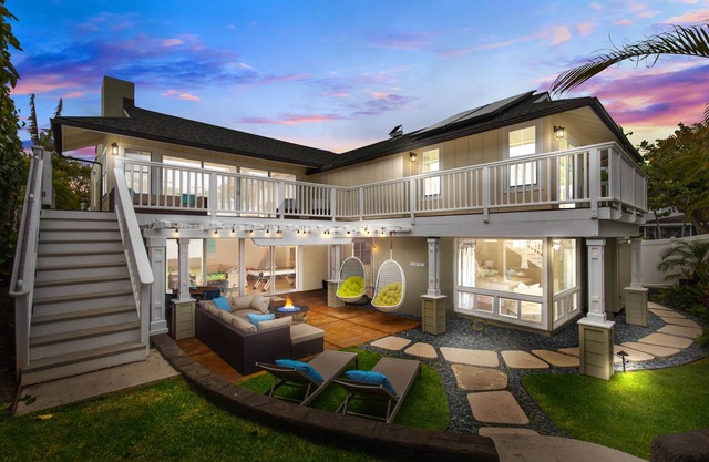 ★ Amazing ★ Kailua Bliss Beach House ★ Pool! Game Room! 1 House from the Beach
