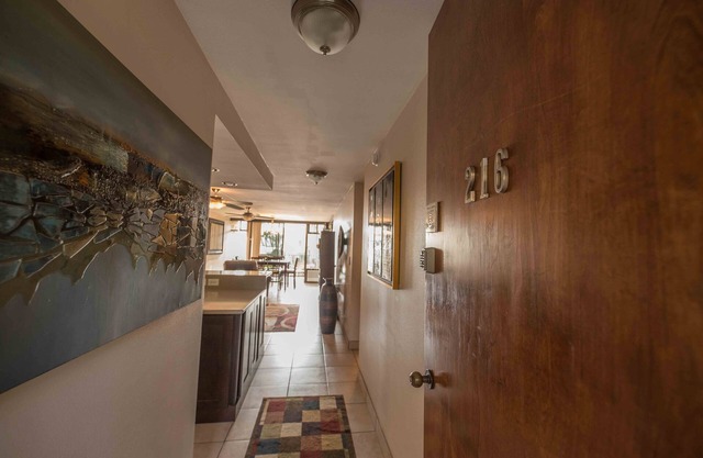 Beautiful BeachFront condo Oceanview last minute special through 2025 180nt