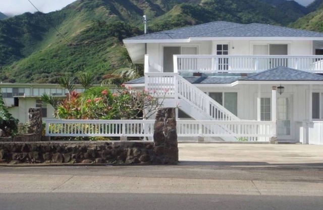 BEAUTIFUL HOUSE WITH 7/AC,BED ROOMS AND OCEAN VIEW
