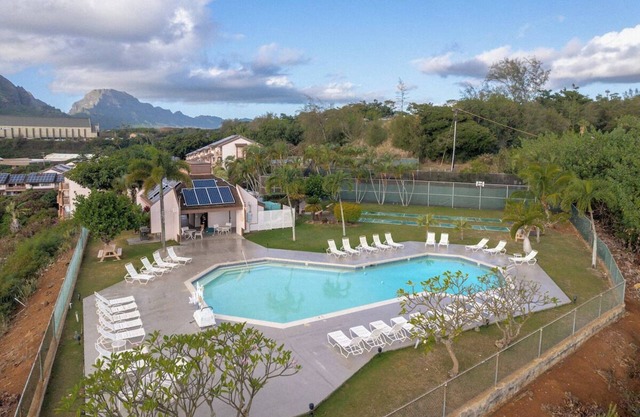 Central Kauai Location – Walk to Beach, Enjoy Pool & Explore the Island Easily