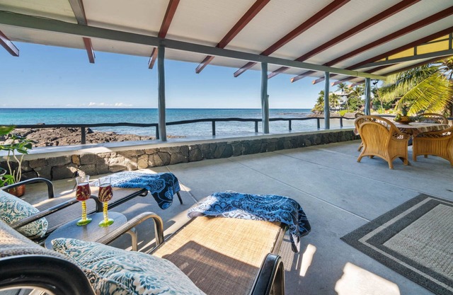 Charming Oceanfront Home on Ali'i Drive
