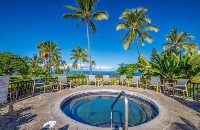 Cozy 1-bedroom condo in tranquil Kailua-Kona with AC