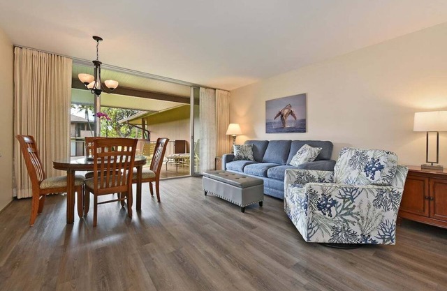 EL J209 Spacious Studio w AC Pool and Beach Cabana