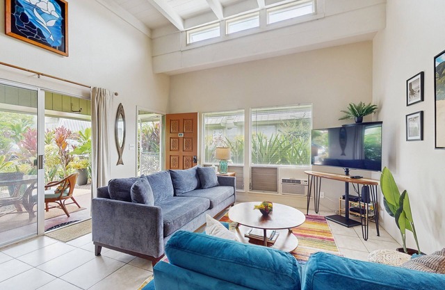 Front Door Parking. Zero Stairs. A/C. Golf Course. Pool. Fast WIFI