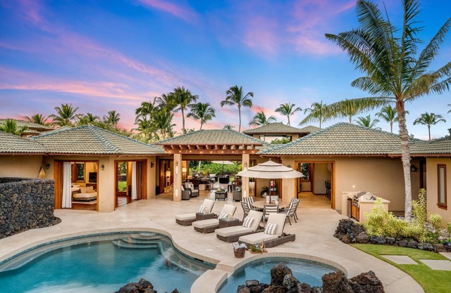 Hale Mele Polynesian Pod Style with Pool/Hot Tub, Gazebo, Golf Cart & Ebikes