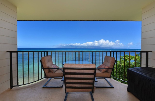 Highly Desirable Corner OF 1BD West Side Condo