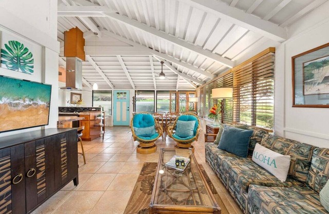 ICC 34 Spacious 2BD Cottage w Pool AC Near Beach