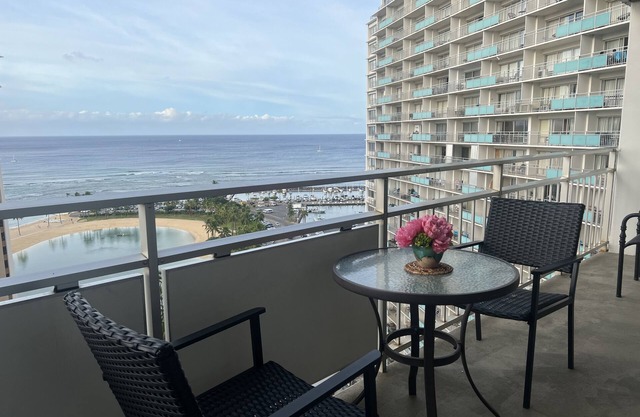 ILIKAI 19th FL OCEAN VIEW - GREAT VALUE!