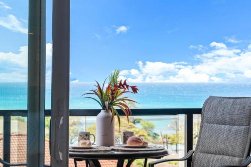 Kahana Villa E609 · KV E609 Remodeled Island Style 2BD w Ocean V