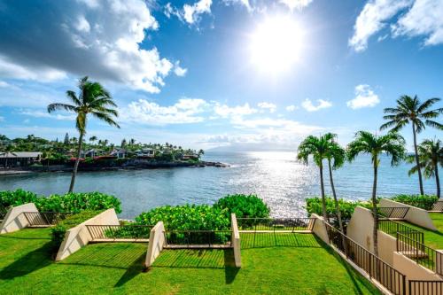 KBM Resorts FREE CAR Napili Point Oceanfront Spacious 2-Bedroom Villa NAP-C18