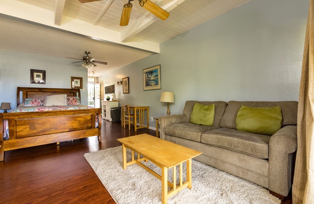 Kihei Bay Surf #109 Across From Sandy Beach, Shared Hot Tub, Great Rates!
