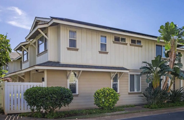 Ko Olina resort 3 bedroom 2 1/2 bath /office space