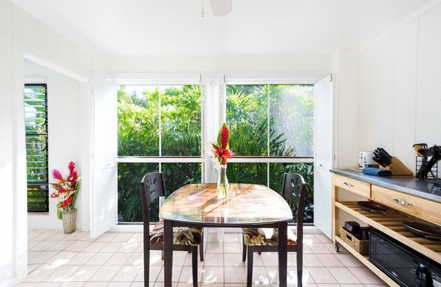 Kona coast studio, Aug low rate Walk to Magics & Kahalu'u free HS-WIFI, Parking,
