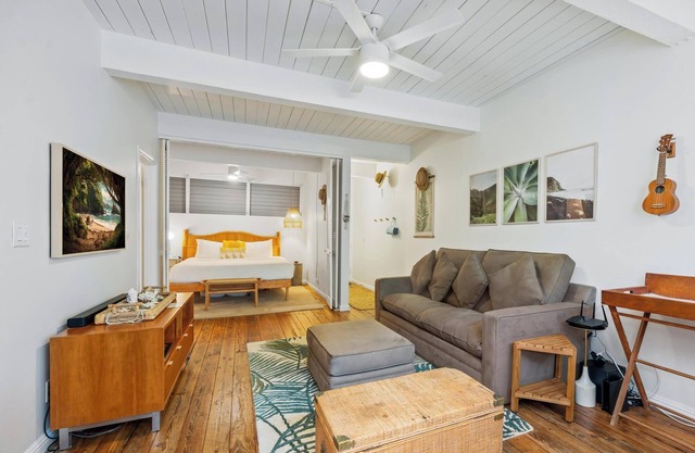 Kona Pacific 2BR/2BA Condo, Pool, Bbq, Steps to Kona Town!